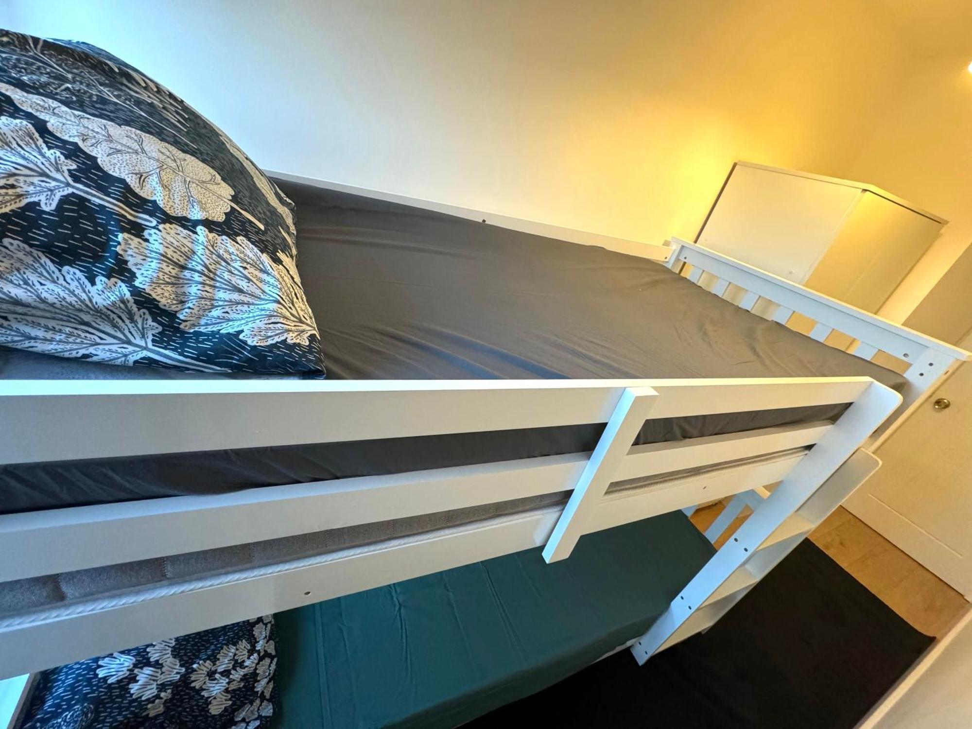 Stunning 2bedroom Flat With 2 Balcony In Whitechapel - 5mins To Aldgate Station *