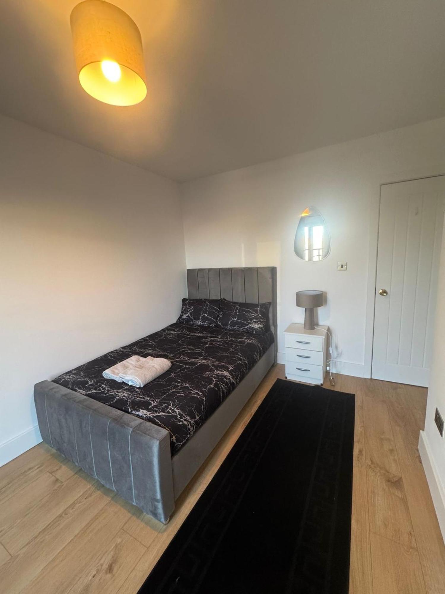 Stunning 2bedroom Flat With 2 Balcony In Whitechapel - 5mins To Aldgate Station * Londres